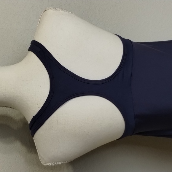 Under Armour Razorback Blueish Purple Size Medium Tank - Picture 5 of 9